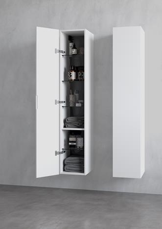 Högskåp Viskan Solid 30 i Premium White. Infällt grepp i sidan.