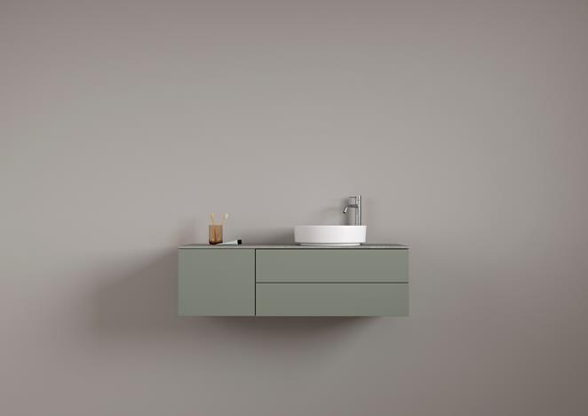 Air Solid 120 A i Forest NCS S 5005 G50Y med bänkskiva Raw Concrete.
