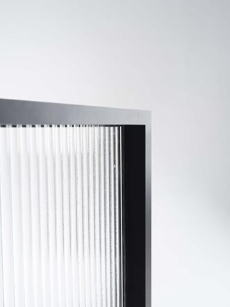 Duschvägg Edge i Onyx med glaset Sway.
