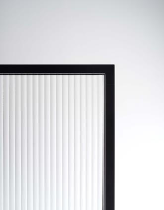 Duschvägg Edge i Onyx med glaset Sway.