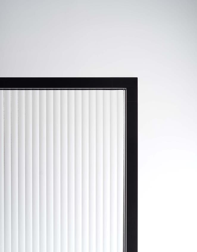 Duschvägg Edge i Onyx med glaset Sway.