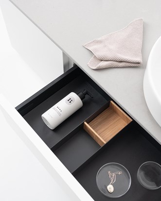 Air Solid med bänkskiva Raw Concrete.