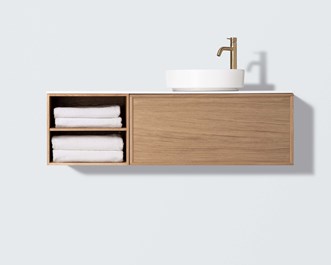 Air Wood 120 C i Natural Oak tillsammans med Brushed Brass.