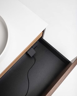 Plus Power ger dig dubbelt eluttag (220 V) i nedre låda till höger.