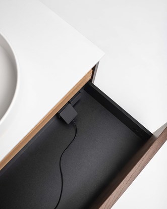 Plus Power ger dig dubbelt eluttag (220 V) i nedre låda till höger.