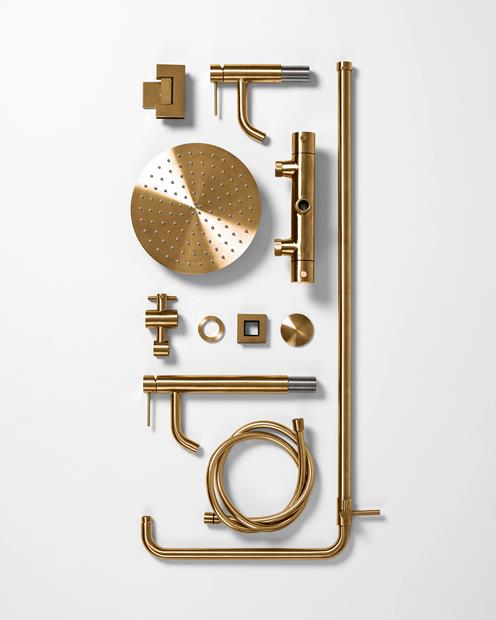 Brushed Brass – en glödande varm finish som ger värme och liv till badrummet.