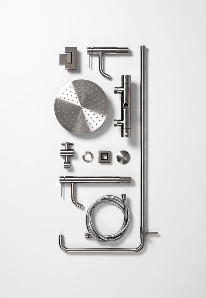 Brushed Stainless – en klassisk finish som andas tidlös design och exklusivitet.