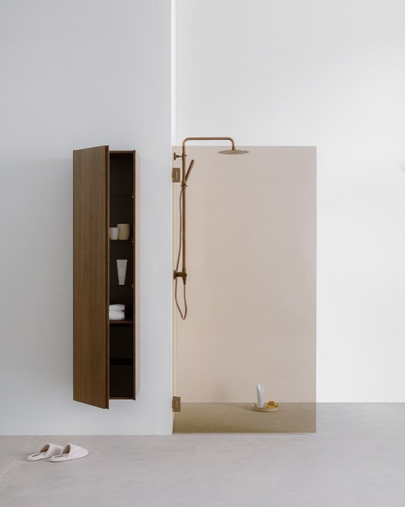 Duschvägg Arc 19 Original i Bronze. Högskåp Grand Grip 40.