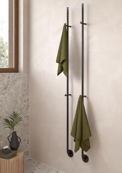 Handdukstork Line i Matte Black.